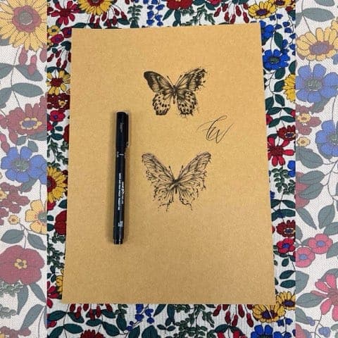 Dessin original de deux papillons à l'encre par Cristelle, Le Papillon Qui Pique Montbéliard